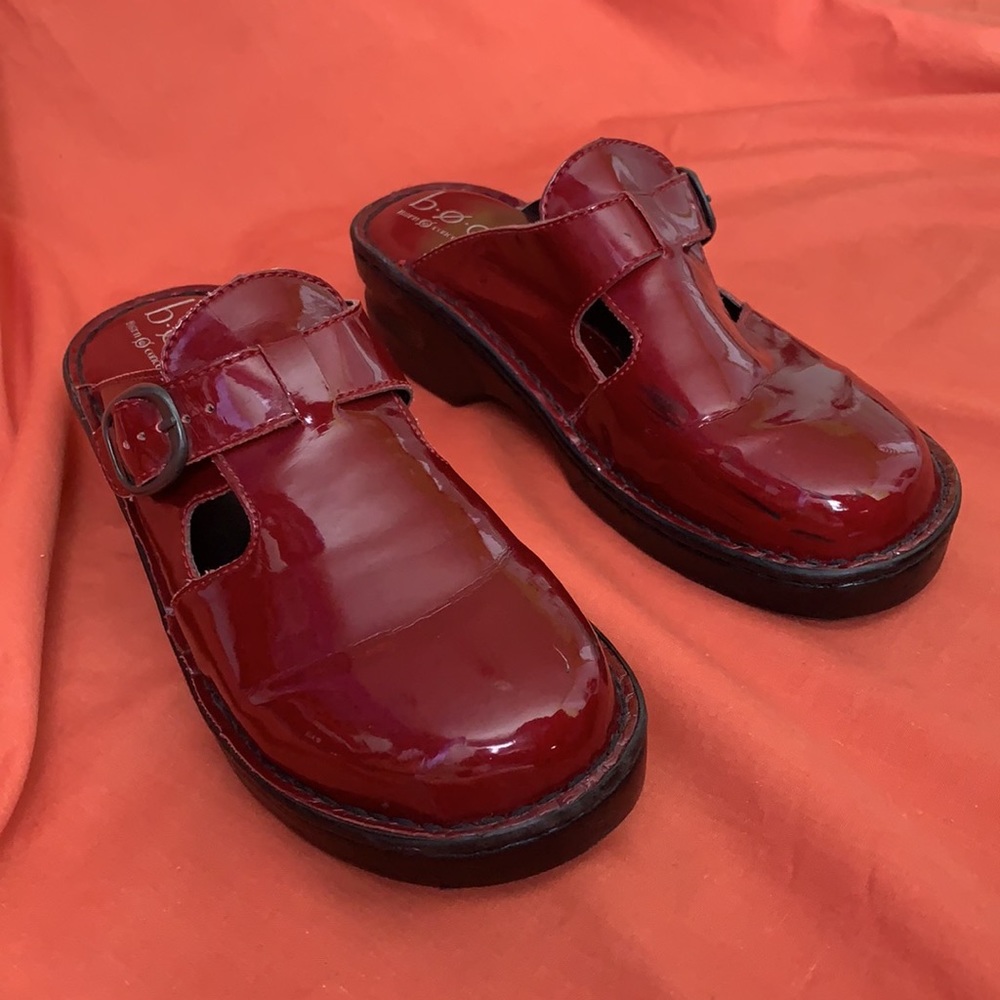 Red born concepts clogs